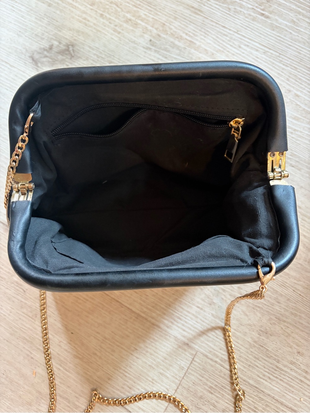 Quilted leopard print crosbody/clutch - Picture 3 of 3